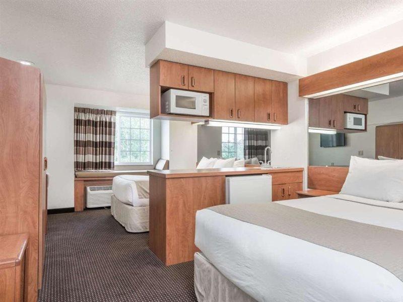 Microtel Inn & Suites By Wyndham Rice Lake Екстер'єр фото