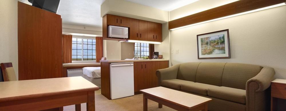 Microtel Inn & Suites By Wyndham Rice Lake Екстер'єр фото