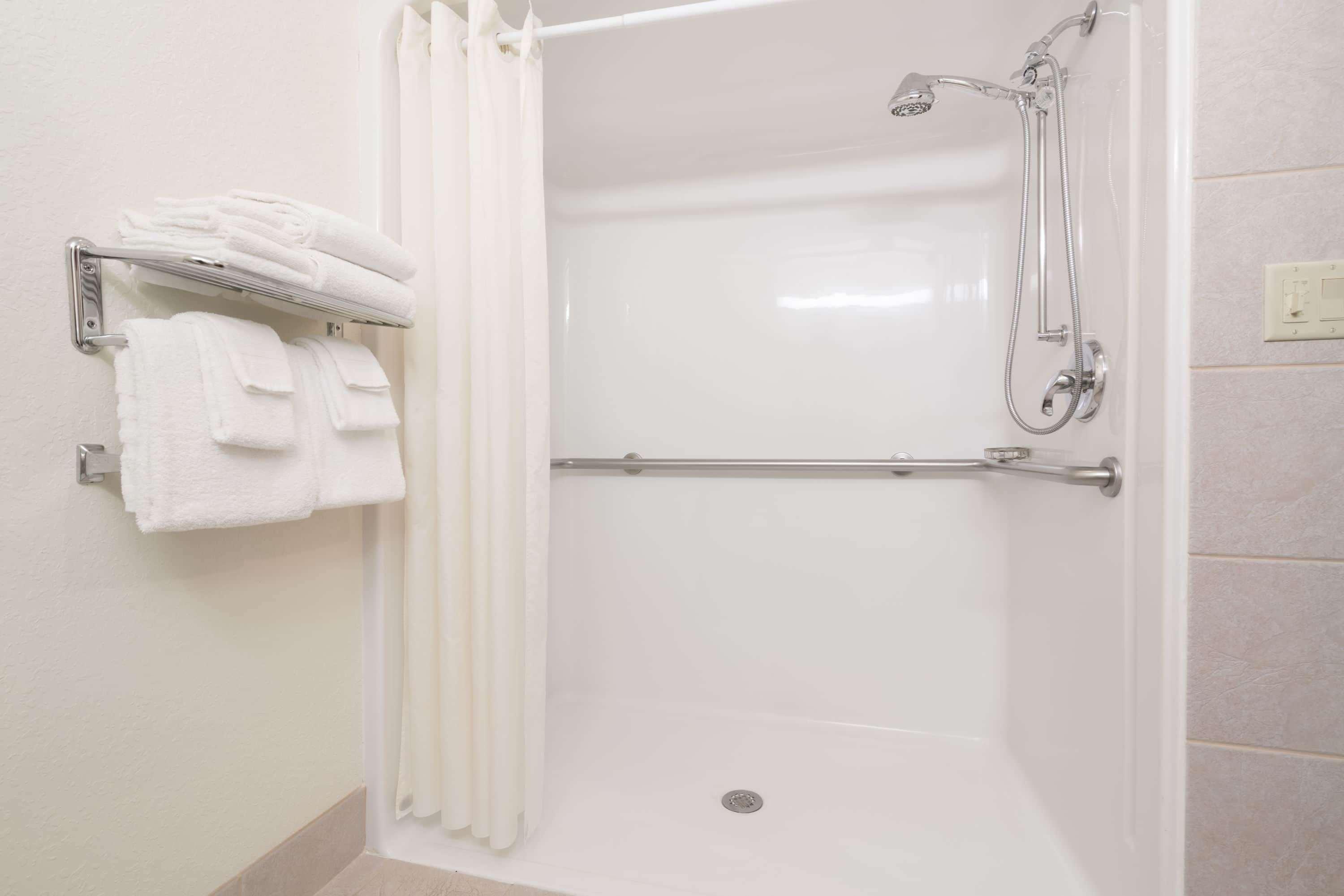 Microtel Inn & Suites By Wyndham Rice Lake Екстер'єр фото