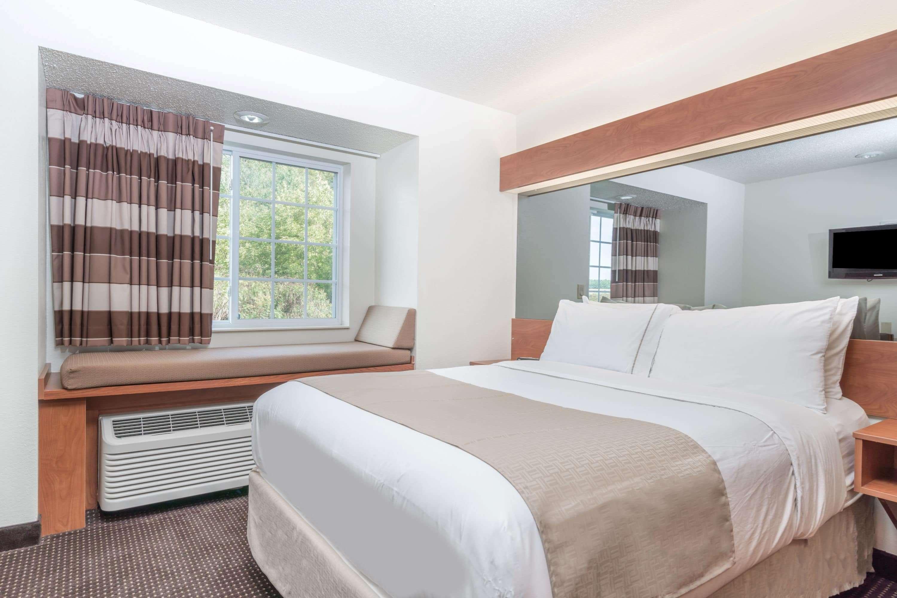 Microtel Inn & Suites By Wyndham Rice Lake Екстер'єр фото