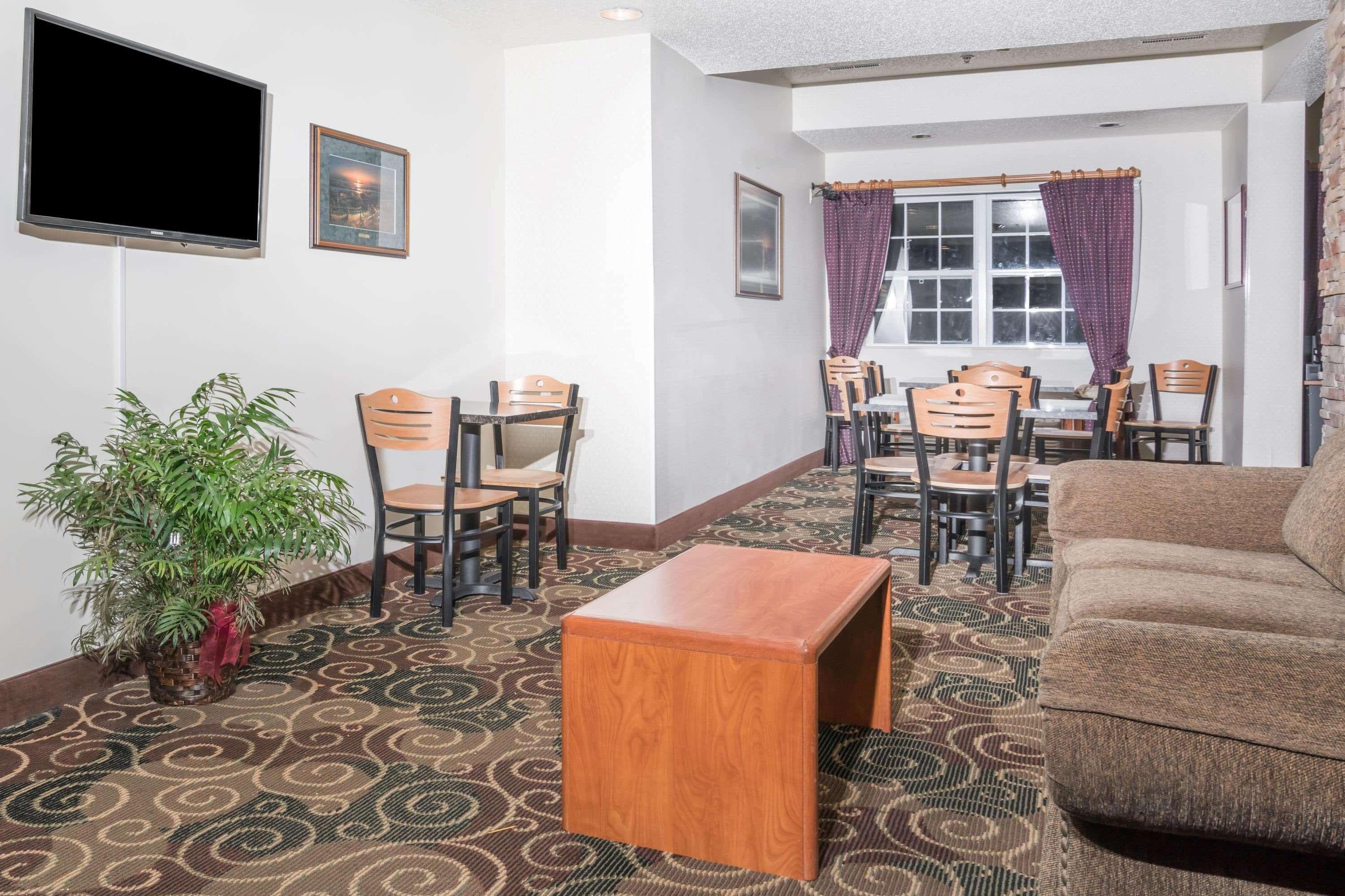 Microtel Inn & Suites By Wyndham Rice Lake Екстер'єр фото