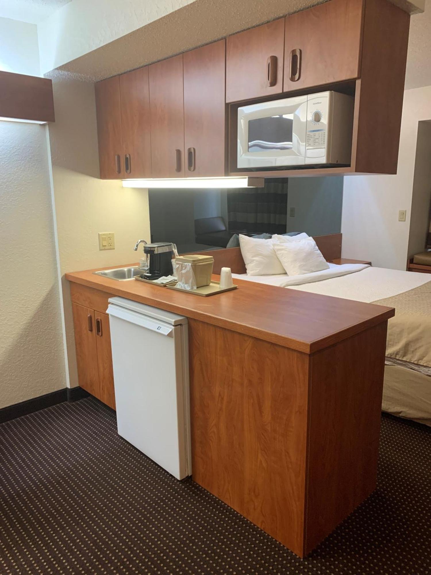 Microtel Inn & Suites By Wyndham Rice Lake Екстер'єр фото