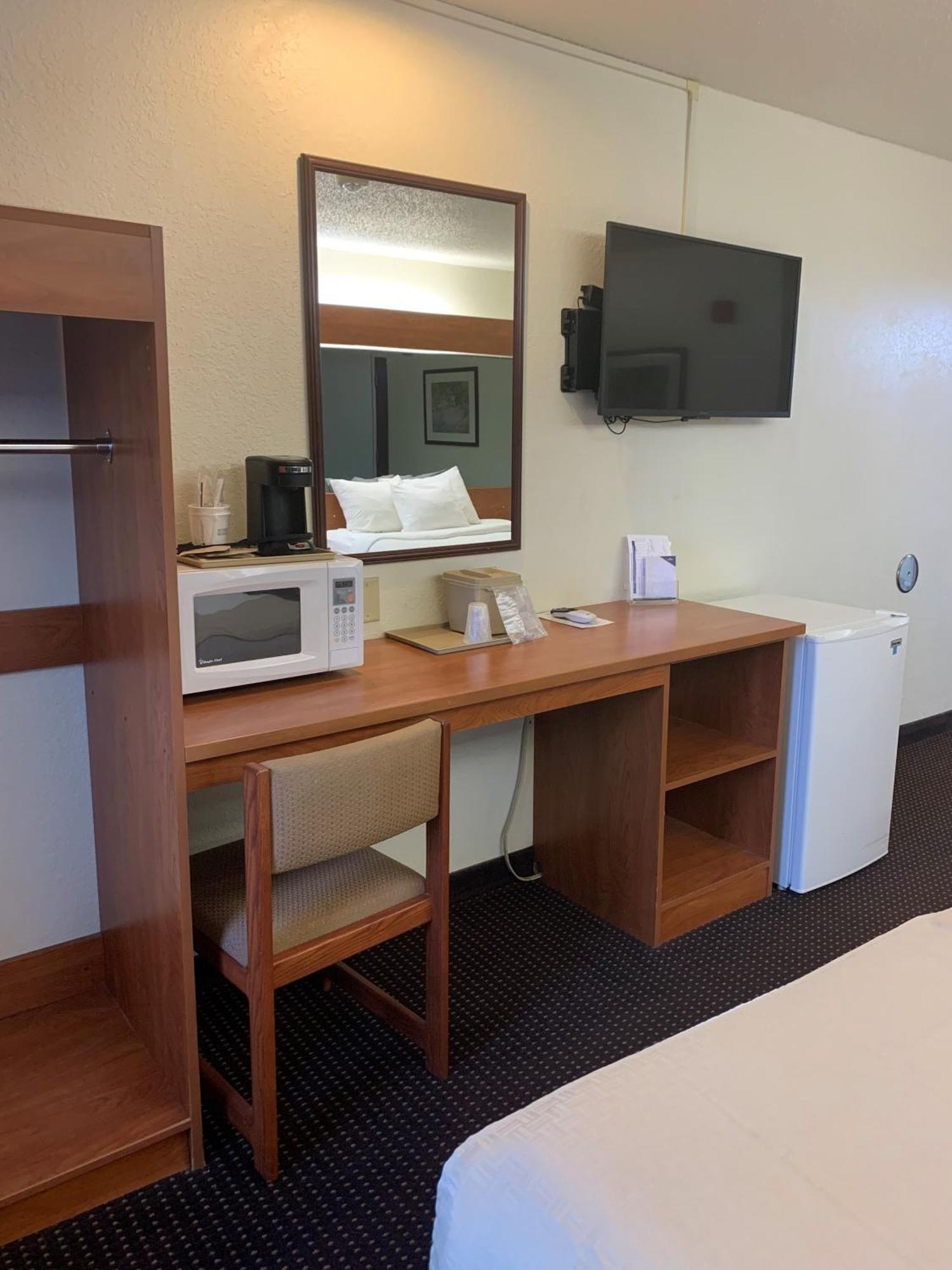 Microtel Inn & Suites By Wyndham Rice Lake Екстер'єр фото