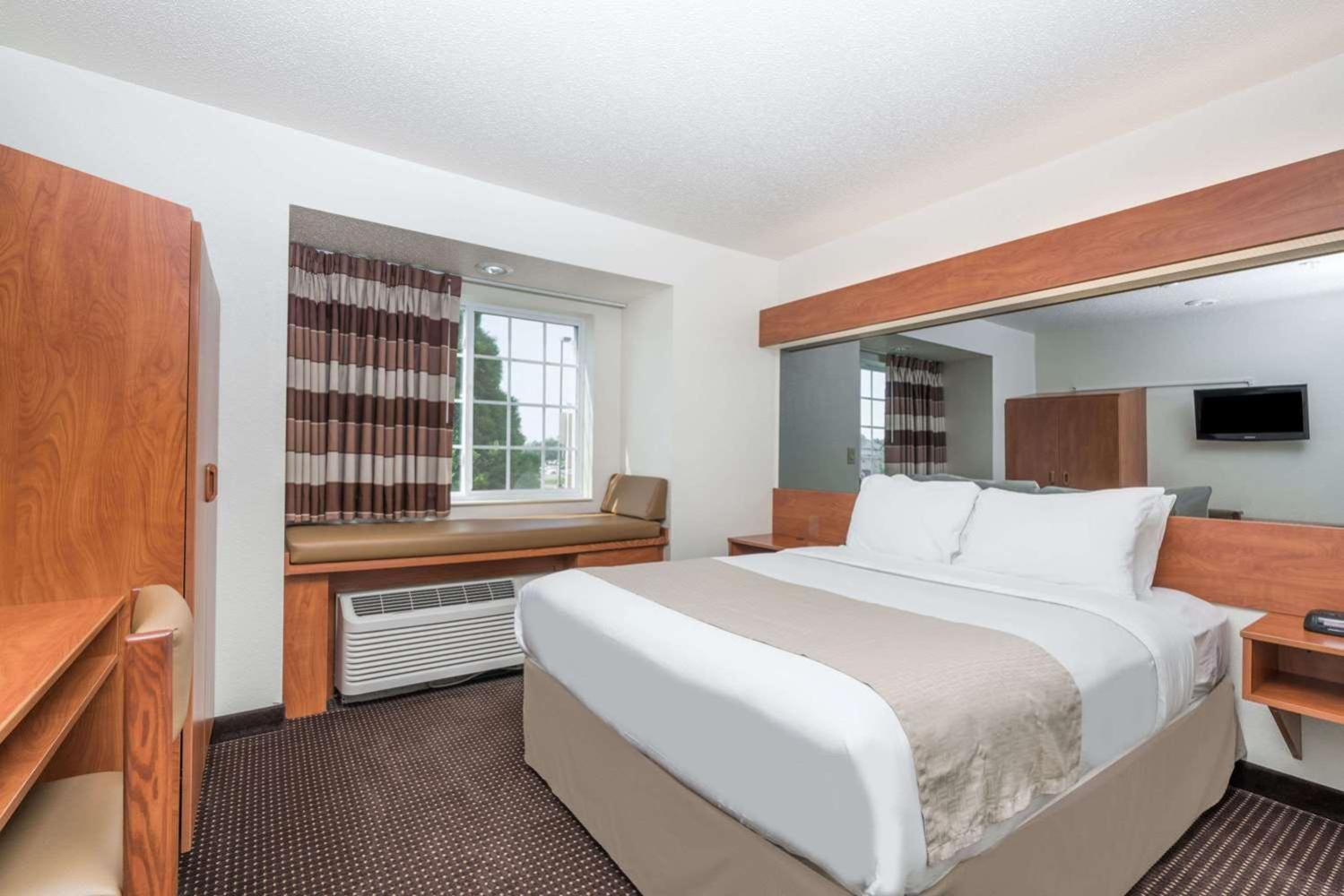 Microtel Inn & Suites By Wyndham Rice Lake Екстер'єр фото